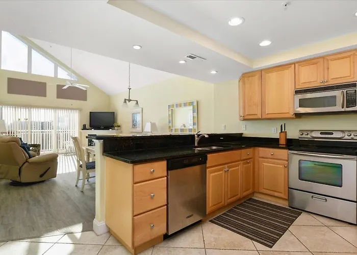 Spacious 3 Bedroom Bayside In Sunset With Outdoor Pool! Ocean Stadt