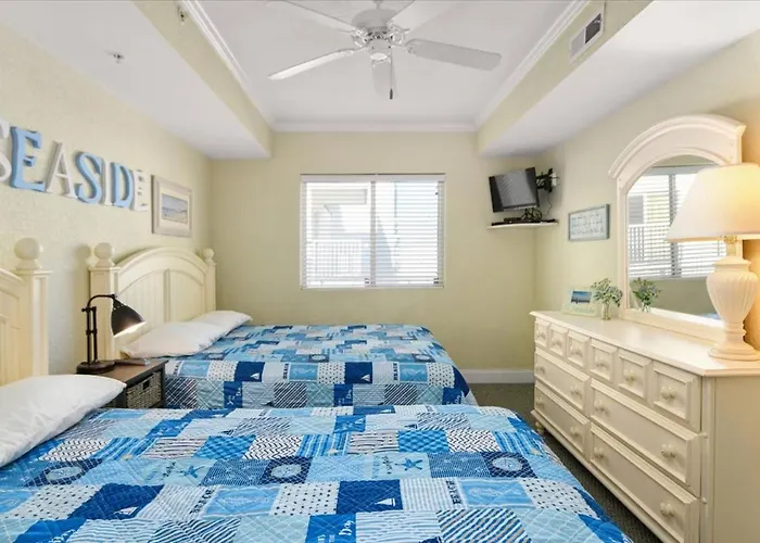 Spacious 3 Bedroom Bayside In Sunset With Outdoor Pool! *